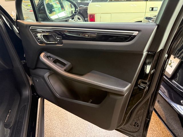 2020 Porsche Macan AWD - 22905759 - 41