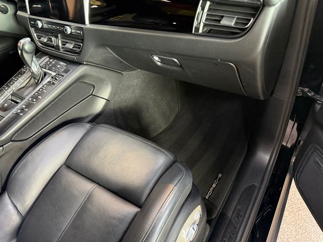 2020 Porsche Macan AWD - 22905759 - 42