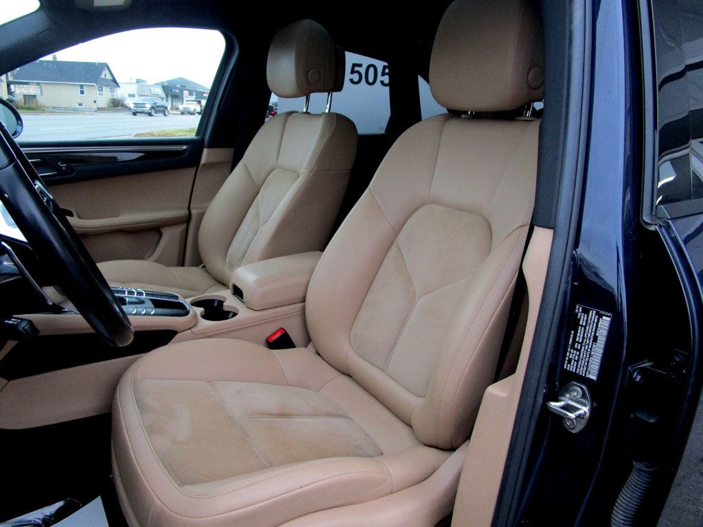 2020 Porsche Macan AWD - 22950896 - 13