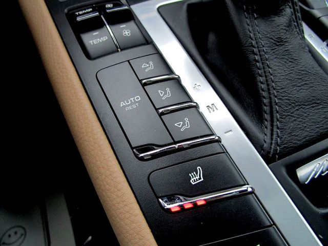 2020 Porsche Macan AWD - 22950896 - 24