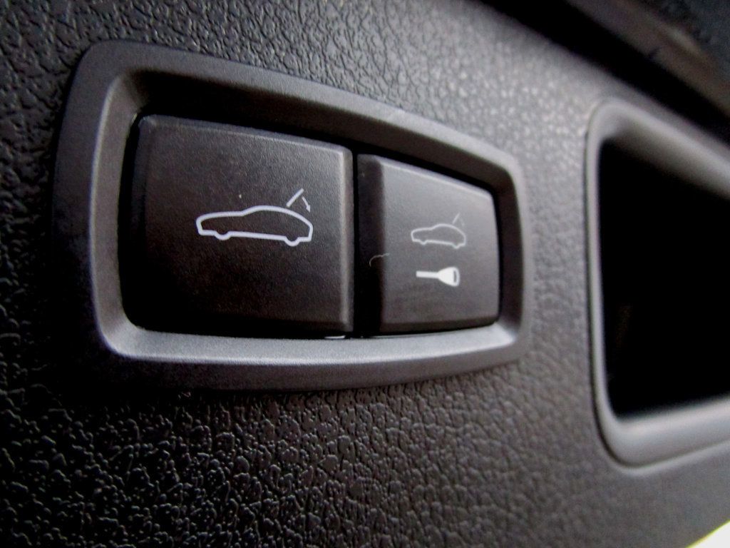 2020 Porsche Macan AWD - 22950896 - 31