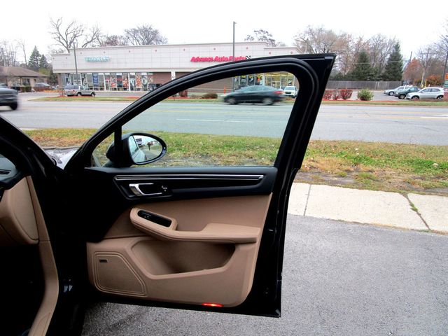 2020 Porsche Macan AWD - 22950896 - 36