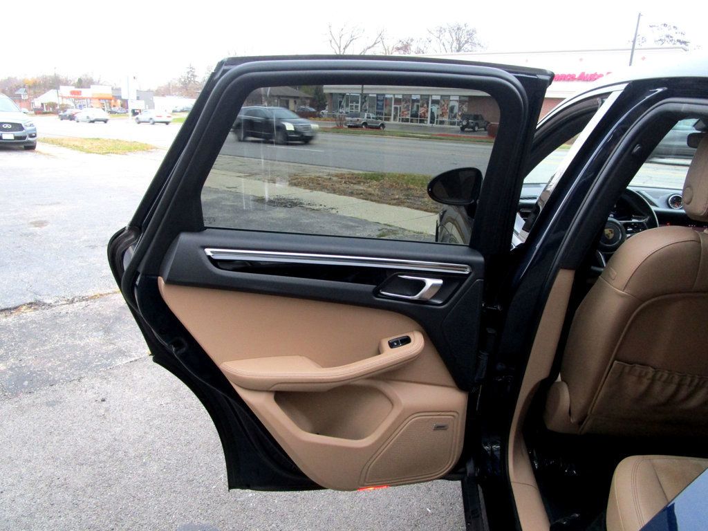 2020 Porsche Macan AWD - 22950896 - 37