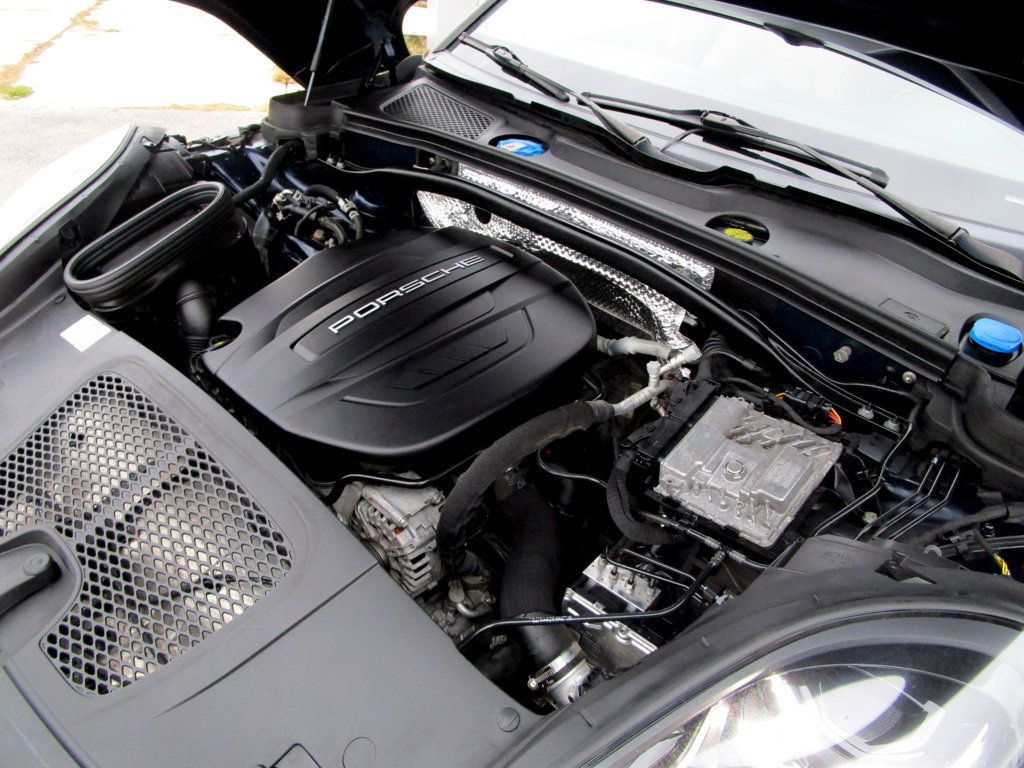 2020 Porsche Macan AWD - 22950896 - 40