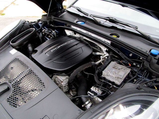 2020 Porsche Macan AWD - 22950896 - 40