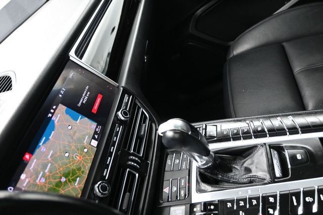 2020 Porsche Macan AWD - 23065449 - 17
