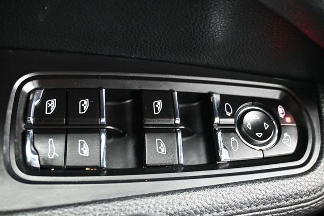 2020 Porsche Macan AWD - 23065449 - 25
