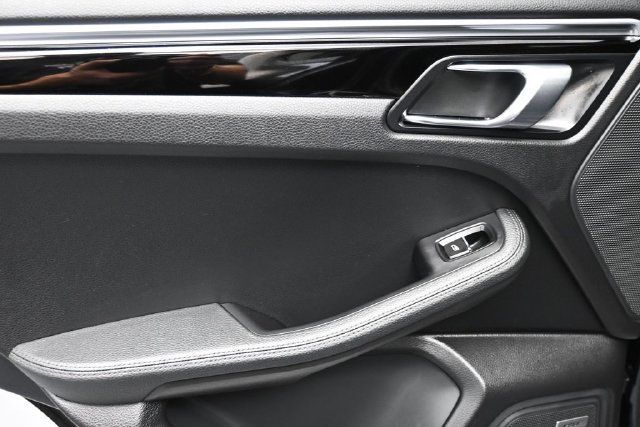 2020 Porsche Macan AWD - 23081610 - 10