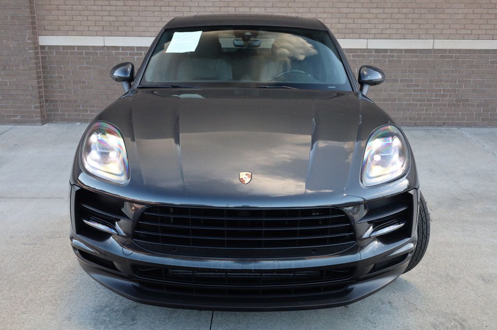 2020 Porsche Macan photo 2