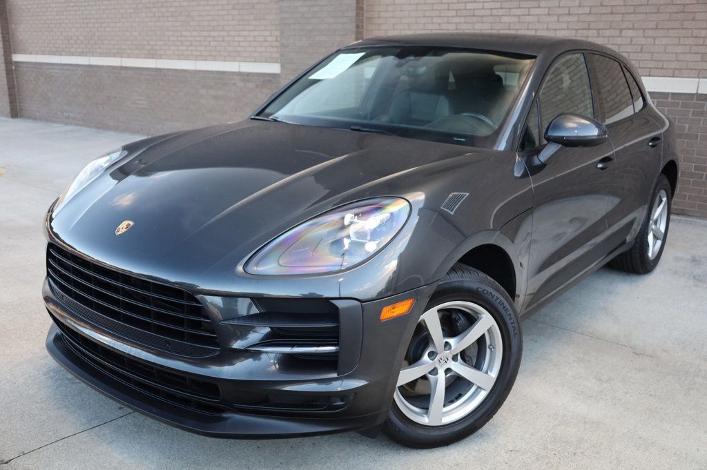 2020 Porsche Macan photo 3