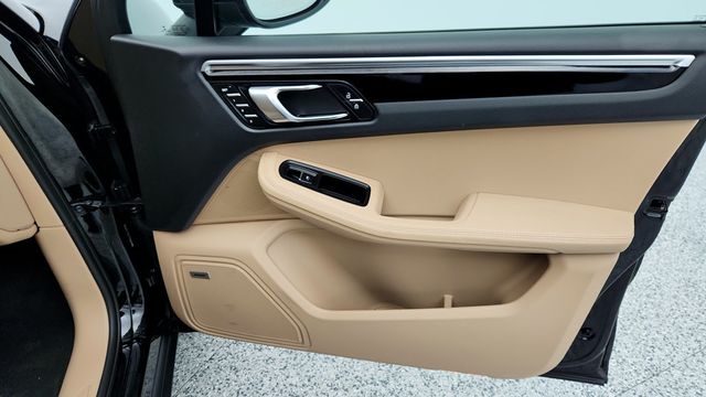 2020 Porsche Macan AWD - 22956551 - 23