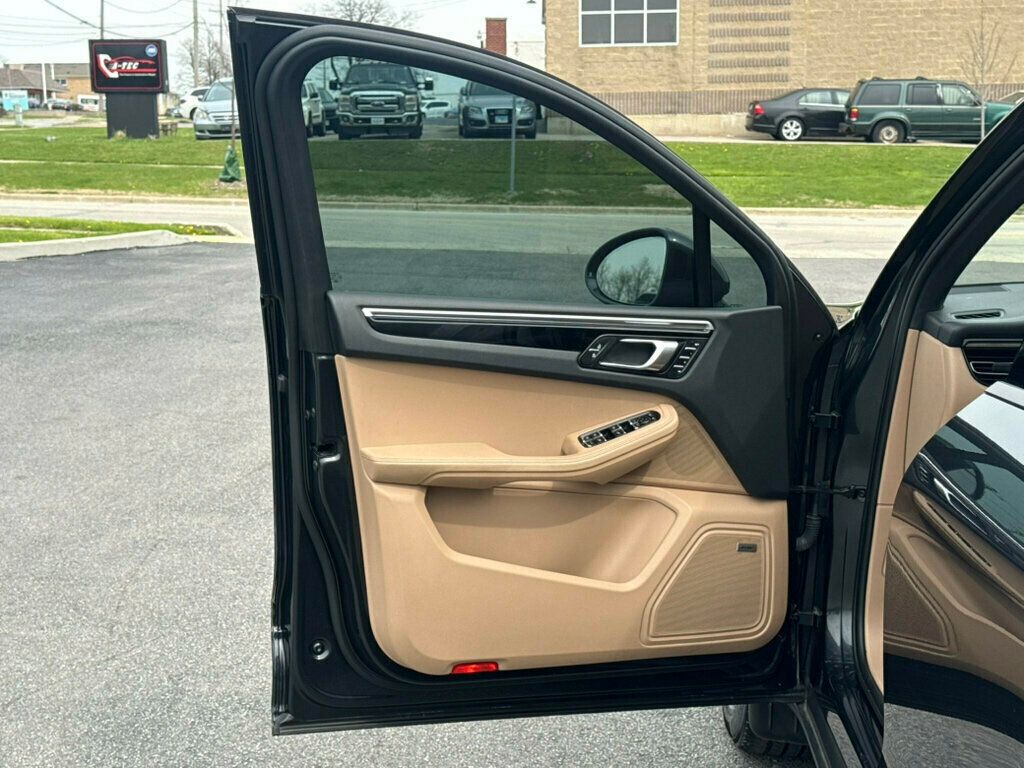 2020 Porsche Macan AWD - 23011918 - 16