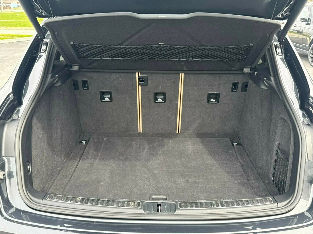 2020 Porsche Macan AWD - 23011918 - 30