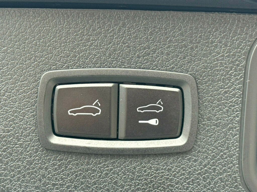 2020 Porsche Macan AWD - 23011918 - 31