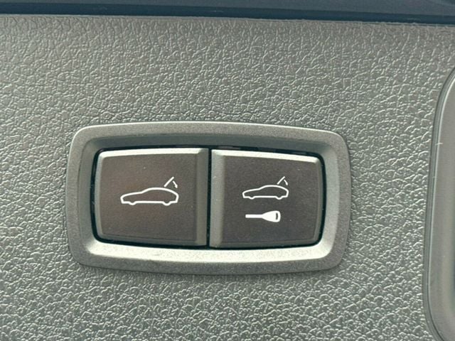 2020 Porsche Macan AWD - 23011918 - 31