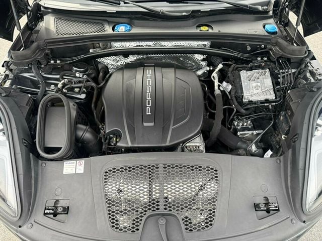 2020 Porsche Macan AWD - 23011918 - 32