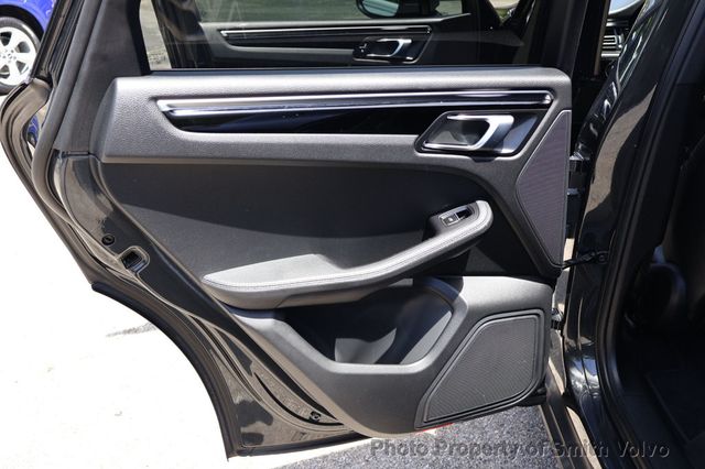 2020 Porsche Macan AWD - 23030149 - 11