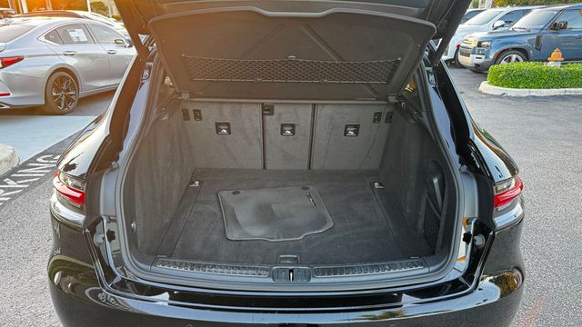 2020 Porsche Macan AWD - 22955942 - 11