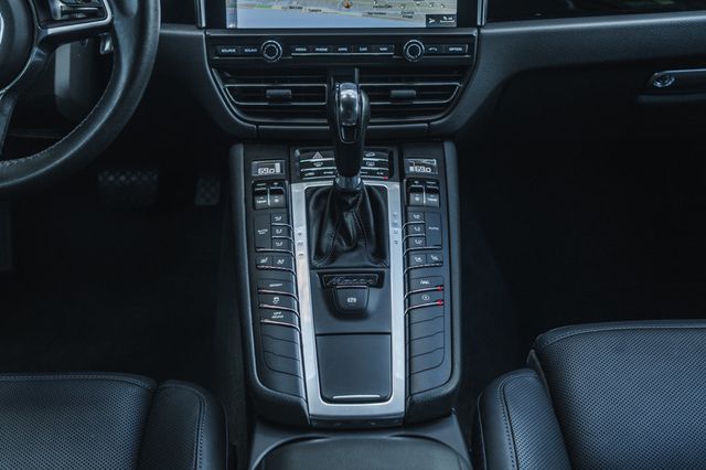 2020 Porsche Macan AWD - 22955942 - 18
