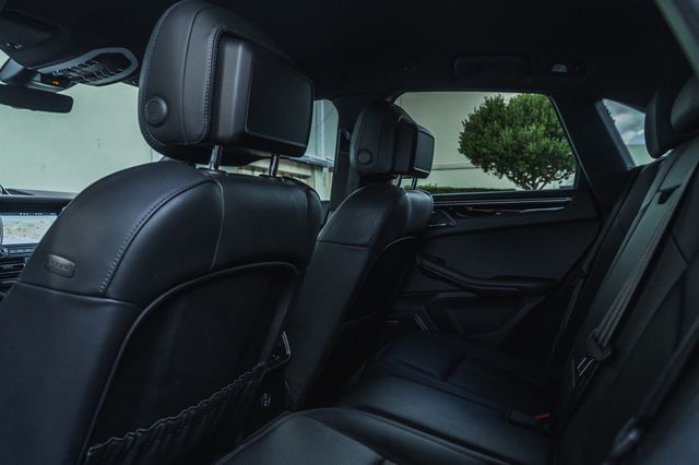 2020 Porsche Macan AWD - 22955942 - 19