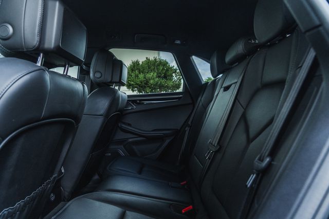 2020 Porsche Macan AWD - 22955942 - 20