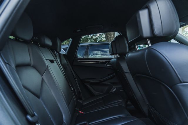 2020 Porsche Macan AWD - 22955942 - 24