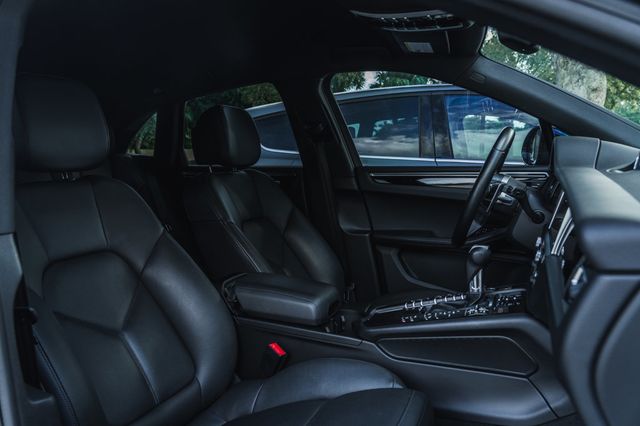 2020 Porsche Macan AWD - 22955942 - 25