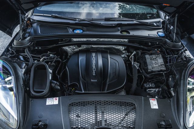 2020 Porsche Macan AWD - 22955942 - 32