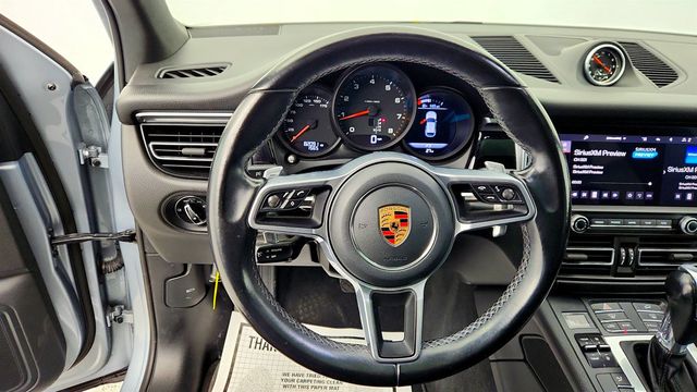 2020 Porsche Macan AWD with Premium Package Plus & 21'' RS Spyder Design Wheels - 22966815 - 13