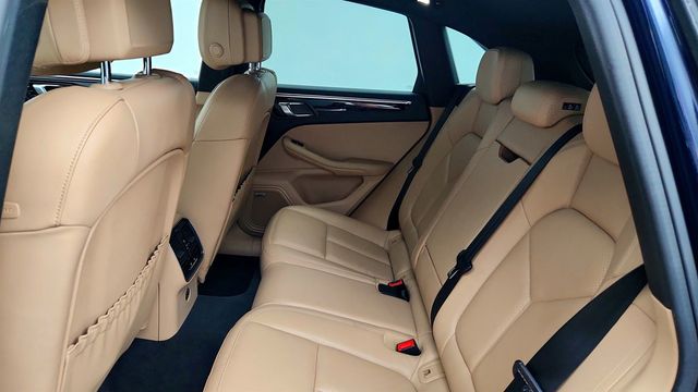 2020 Porsche Macan AWD w/ Premium Pkg Plus, Power Seats & PDLS+ - 23065408 - 19