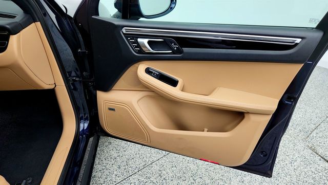 2020 Porsche Macan AWD w/ Premium Pkg Plus, Power Seats & PDLS+ - 23065408 - 24