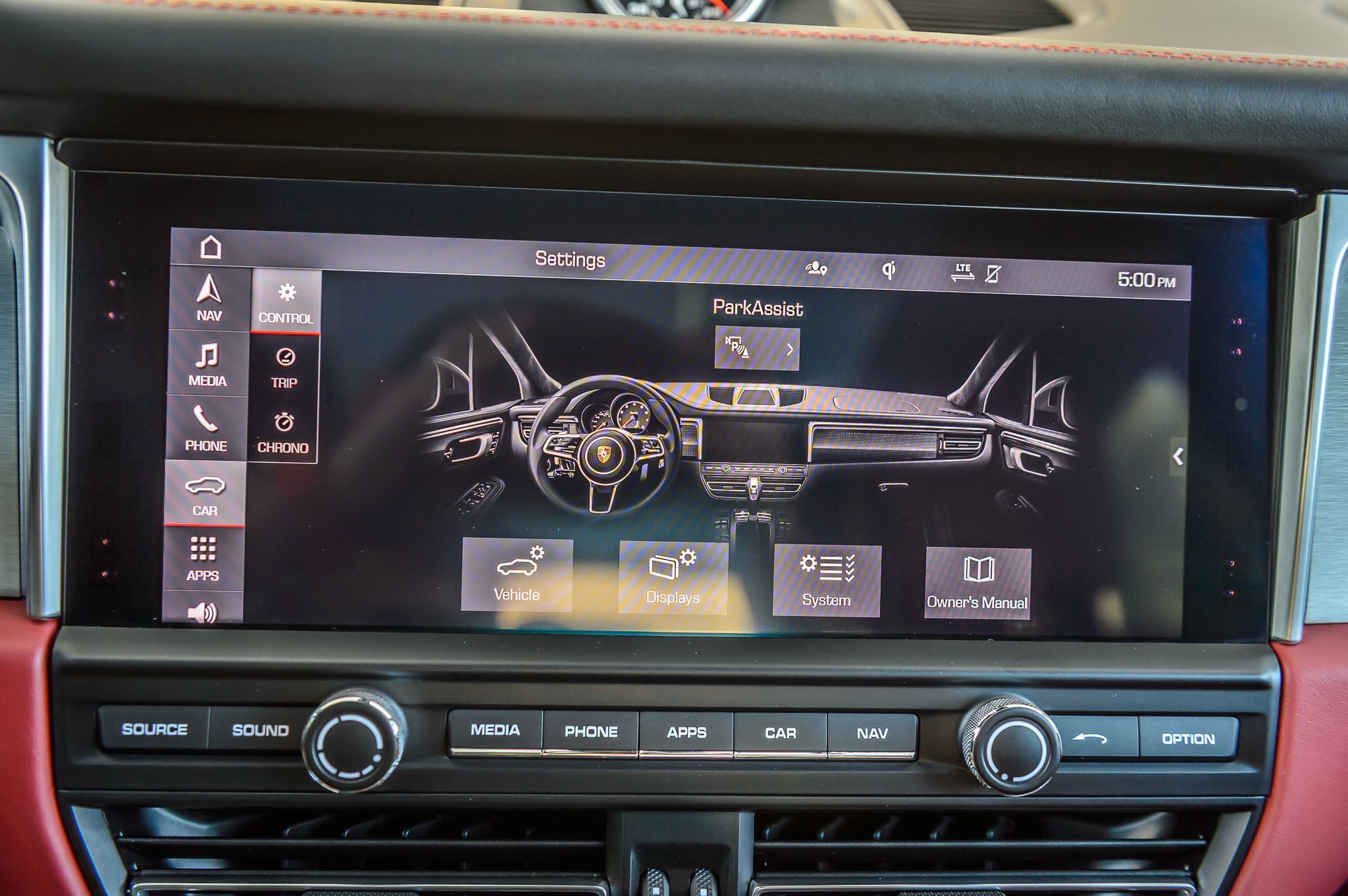 2020 Porsche Macan Turbo photo 21
