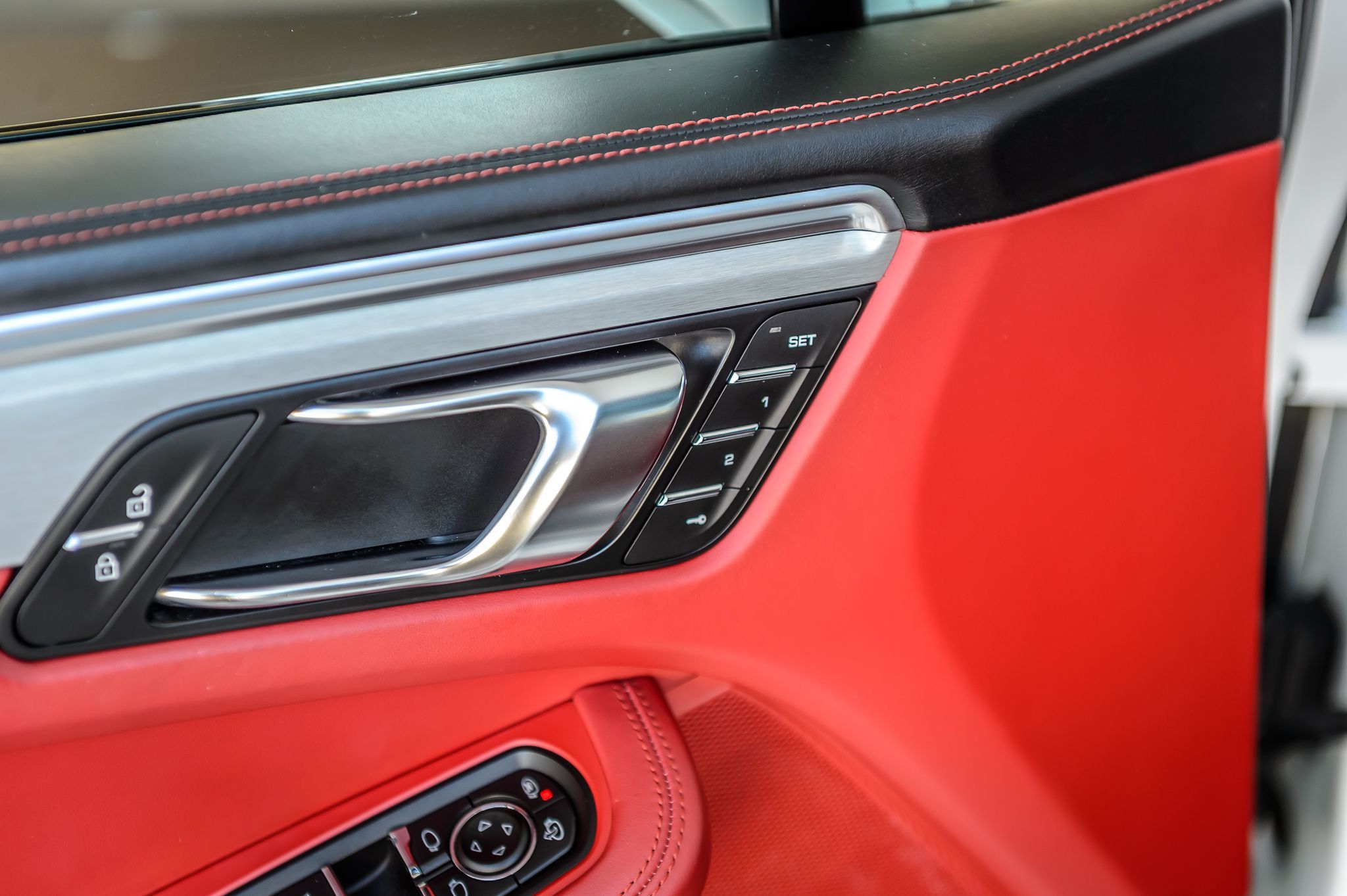 2020 Porsche Macan Turbo photo 43