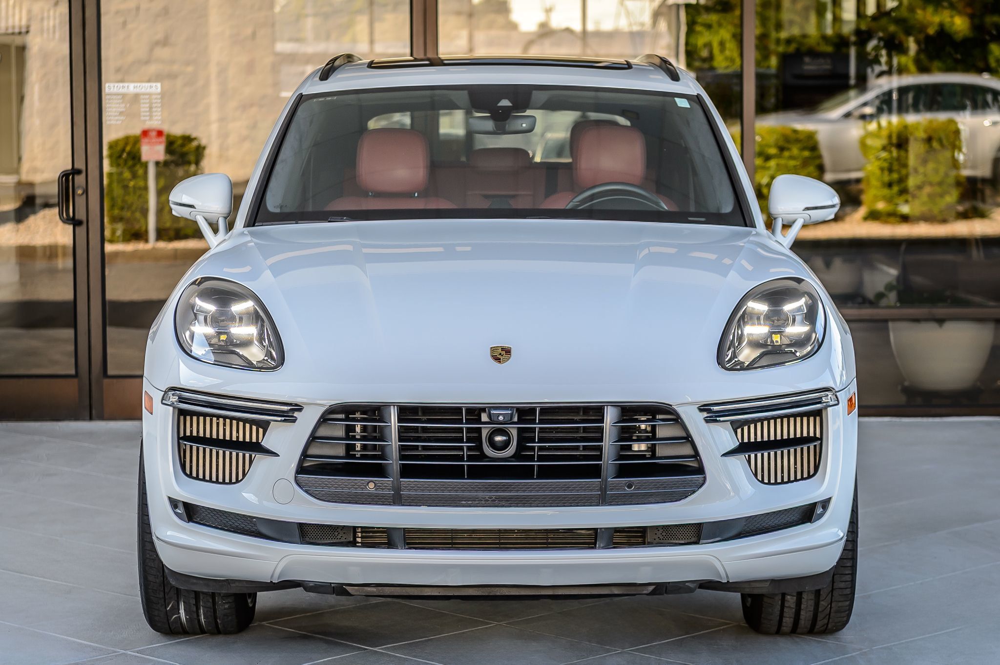 2020 Porsche Macan Turbo photo 4