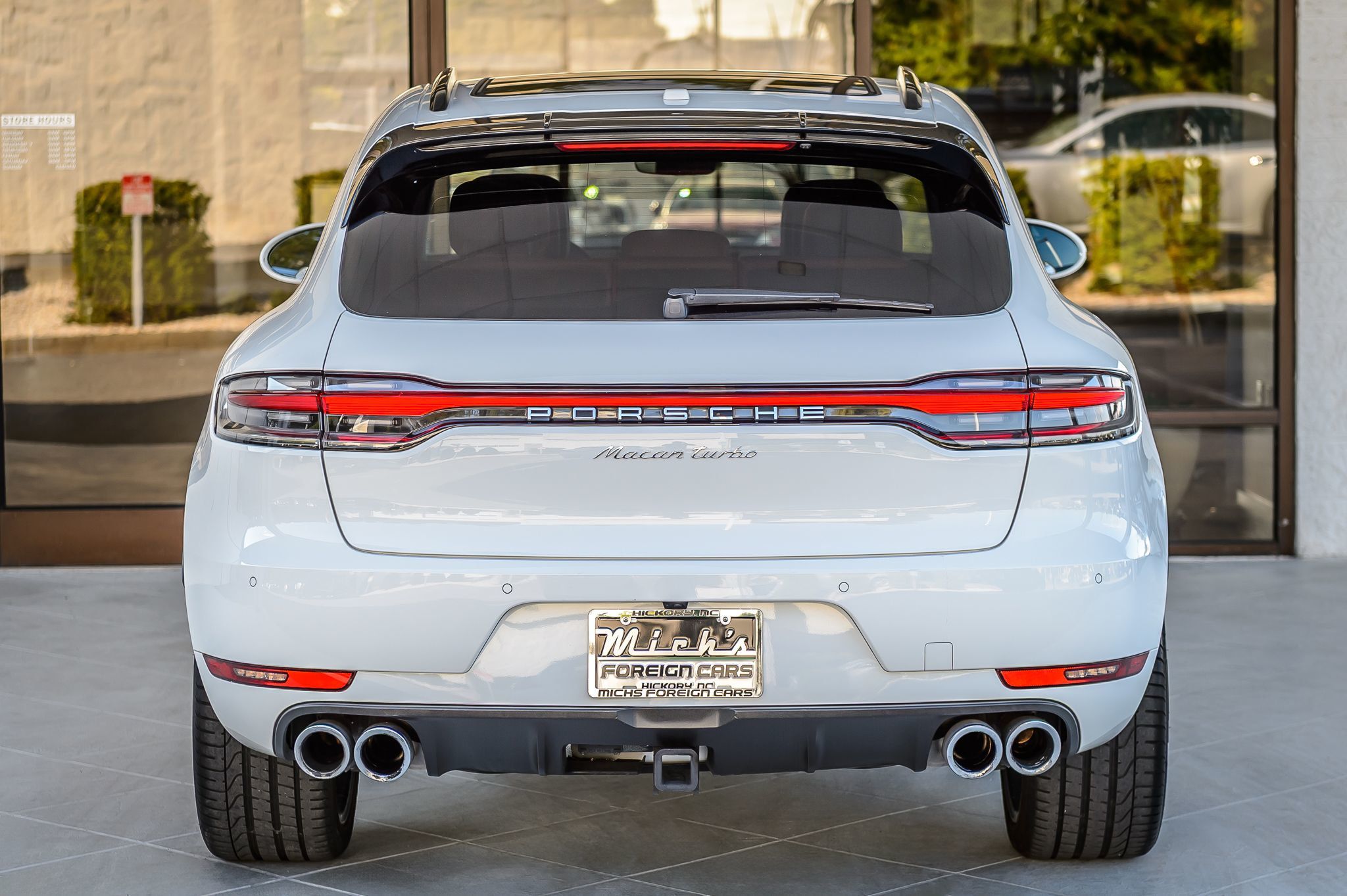 2020 Porsche Macan Turbo photo 7
