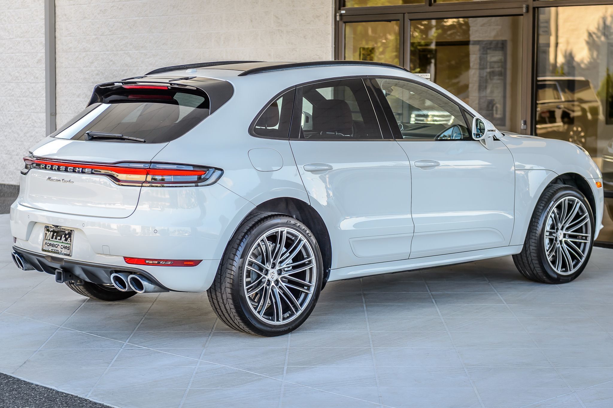 2020 Porsche Macan Turbo photo 8