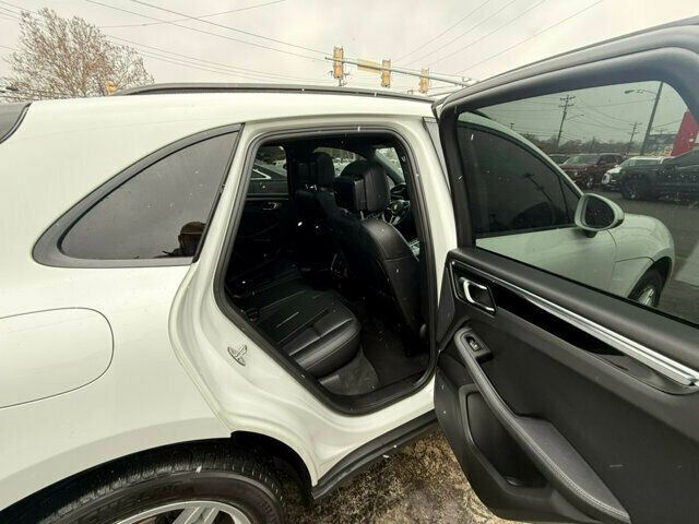 2020 Porsche Macan MSRP$63150/AWD/PremiumPkgPlus/Heated&CooledSeats/LaneChange/NAV - 22725763 - 16