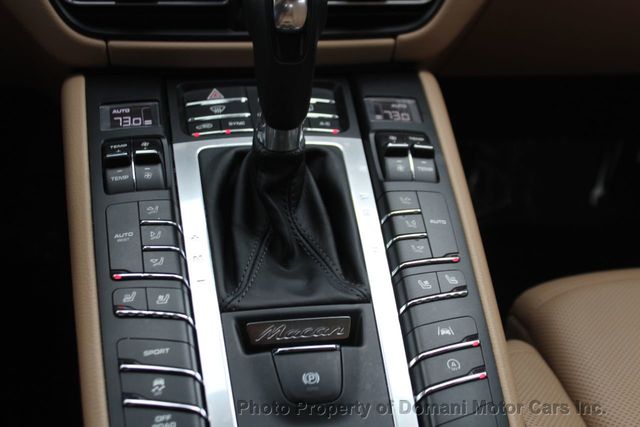 2020 Porsche Macan ONE FLORIDA OWNER , ONLY 11K MILES GARAGE KEPT  - 21331160 - 9