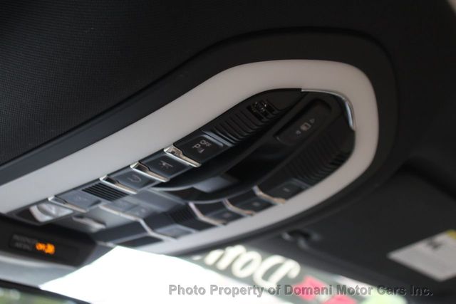 2020 Porsche Macan ONE FLORIDA OWNER , ONLY 11K MILES GARAGE KEPT  - 21331160 - 19