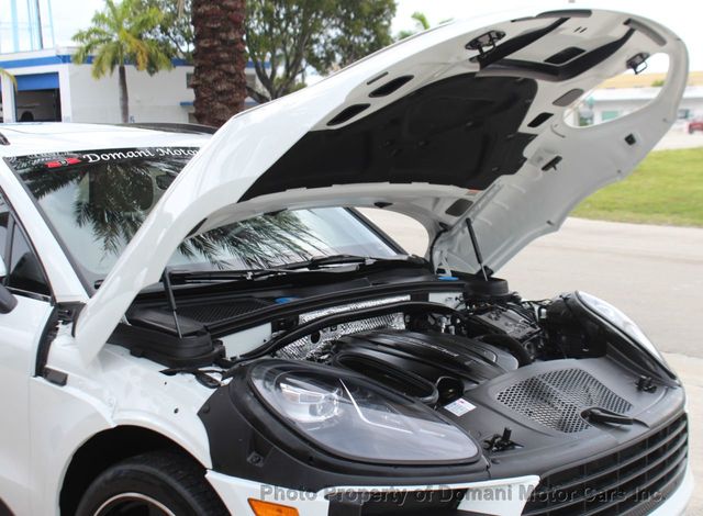2020 Porsche Macan ONE FLORIDA OWNER , ONLY 11K MILES GARAGE KEPT  - 21331160 - 20