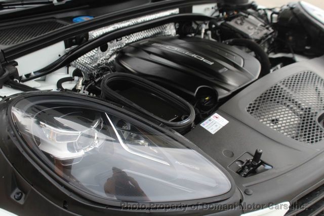 2020 Porsche Macan ONE FLORIDA OWNER , ONLY 11K MILES GARAGE KEPT  - 21331160 - 24