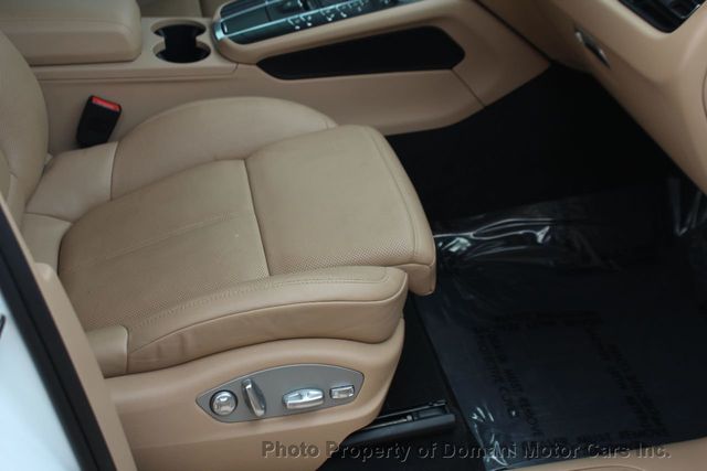2020 Porsche Macan ONE FLORIDA OWNER , ONLY 11K MILES GARAGE KEPT  - 21331160 - 48