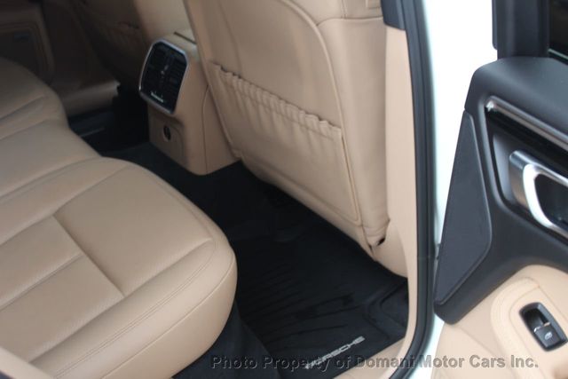 2020 Porsche Macan ONE FLORIDA OWNER , ONLY 11K MILES GARAGE KEPT  - 21331160 - 58