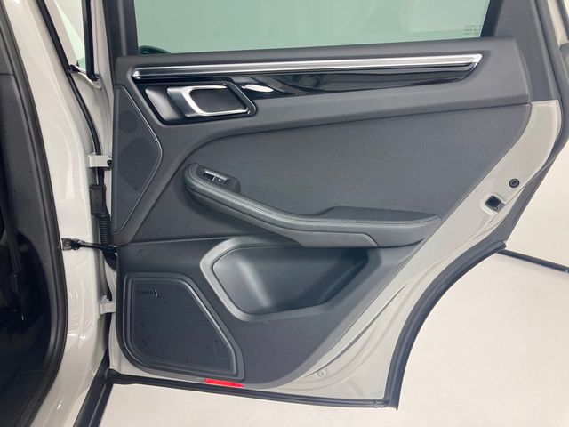 2020 Porsche Macan S AWD - 22973537 - 17