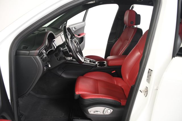 2020 Porsche Macan S AWD - 23043055 - 29