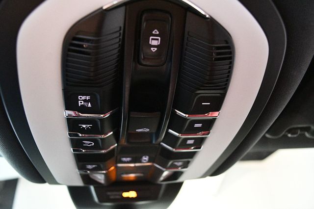 2020 Porsche Macan S AWD - 23043055 - 59