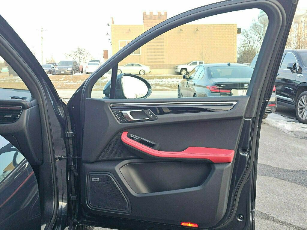 2020 Porsche Macan S AWD - 22969913 - 21