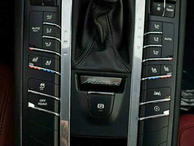 2020 Porsche Macan S AWD - 22969913 - 27