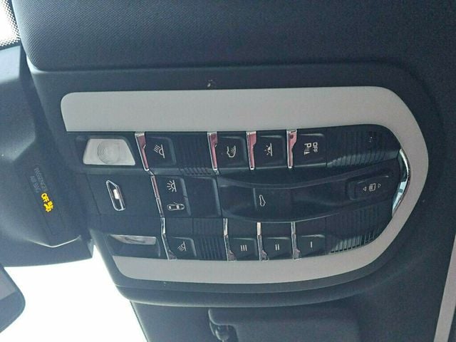 2020 Porsche Macan S AWD - 22969913 - 30