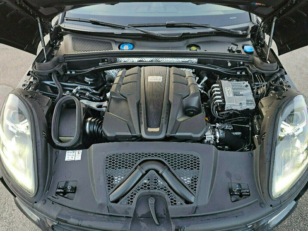 2020 Porsche Macan S AWD - 22969913 - 44